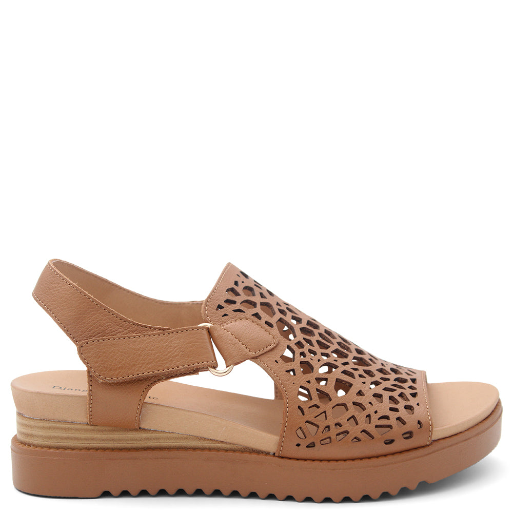 Django & Juliette Ansh Womens Dark Tan Sandal