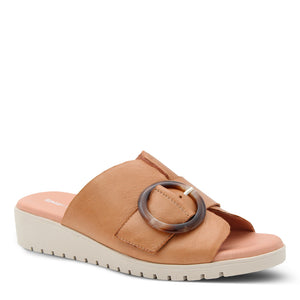 Django & Juliette Madelle Women's Slides Tan