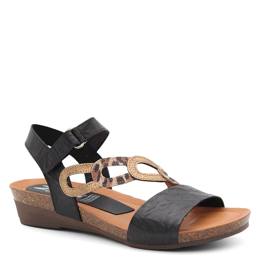 ZETA WOMENS WEDGE SANDAL BLACK MULTI