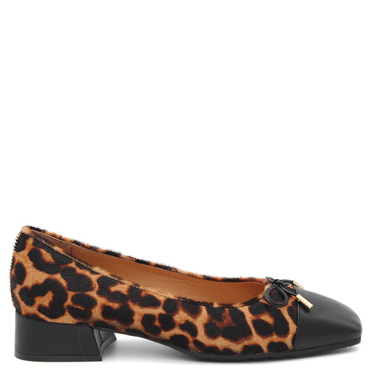 Django & Juliette Sayaki Women's Low Heel