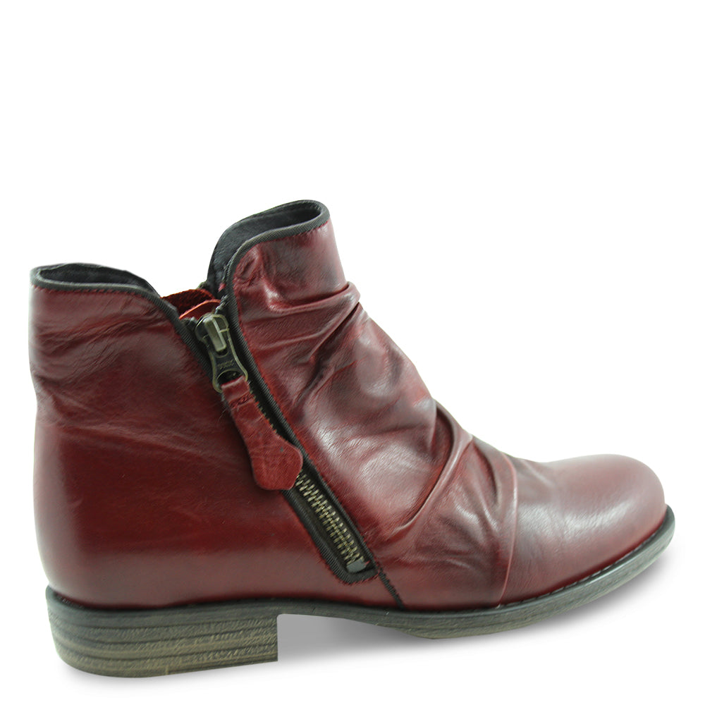 Eos Willet Red Womens Flat Boot