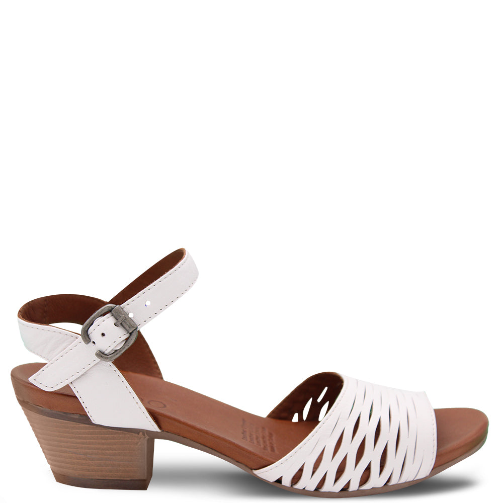 Nordstrom bueno sandals hot sale