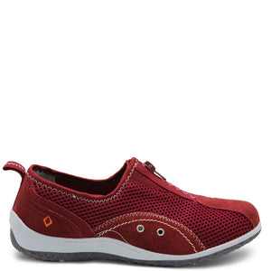 CC Resorts Sorrell Red Casual Flat