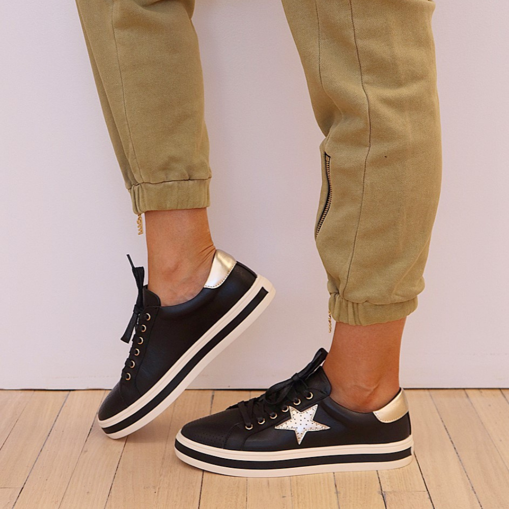 PIXIE WOMENS SNEAKER