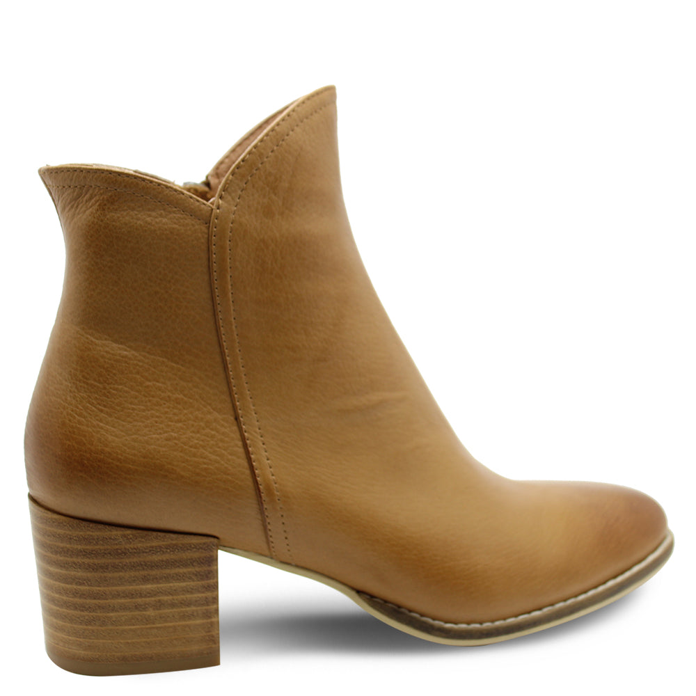Django & Juliette Mockas Tan Womens Boot